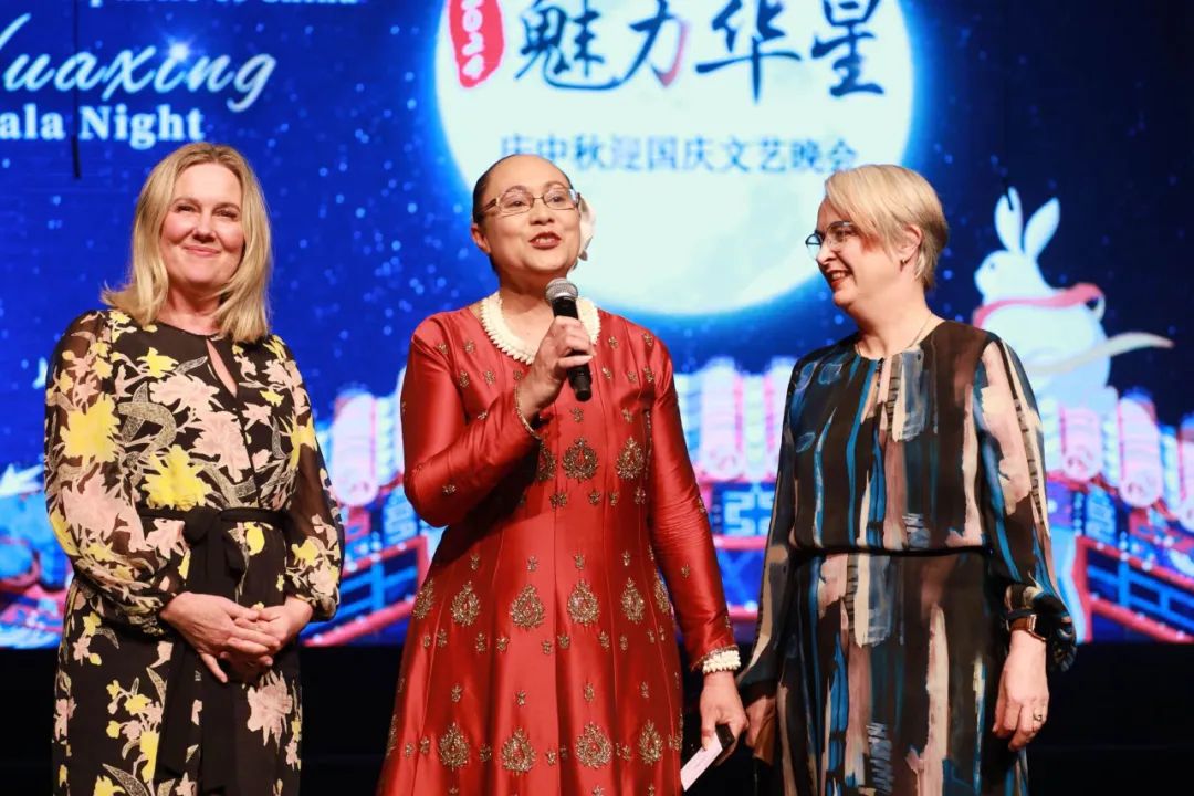 新西兰工党国会议员 Jenny Salesa、Deborah Russell和Helen White